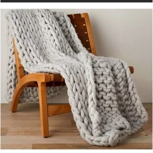 Casaluna 50"x70" Oversized Chunky Hand Knit Decorative Bed Throw